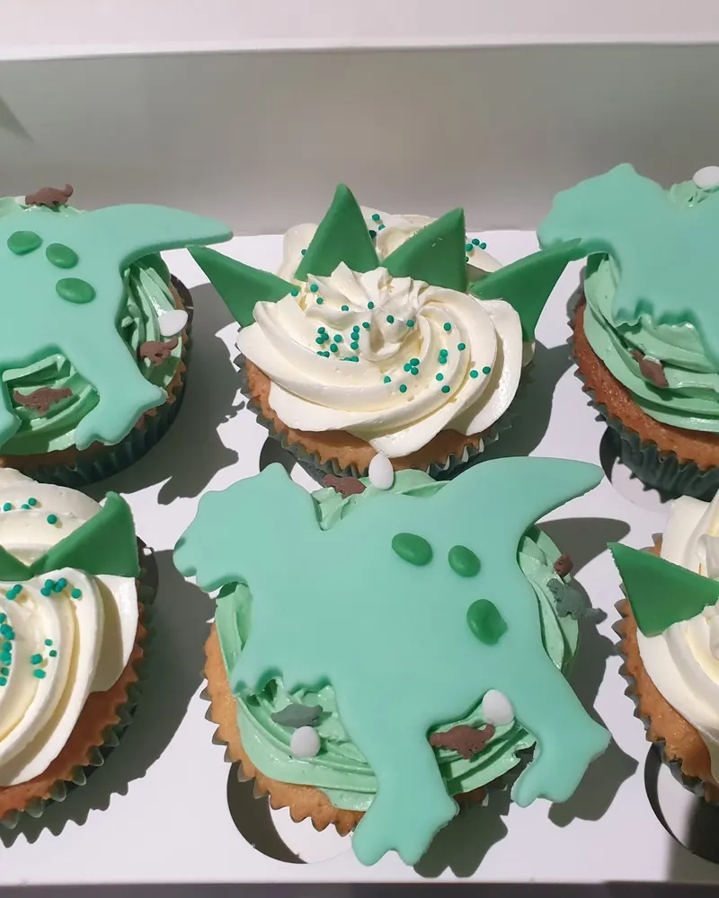 Cupcakes met groene dinosaurussen
