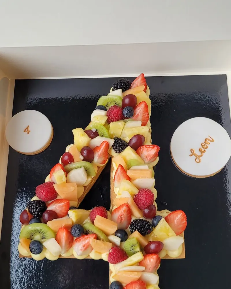 Cijfertaart 4 met vers fruit